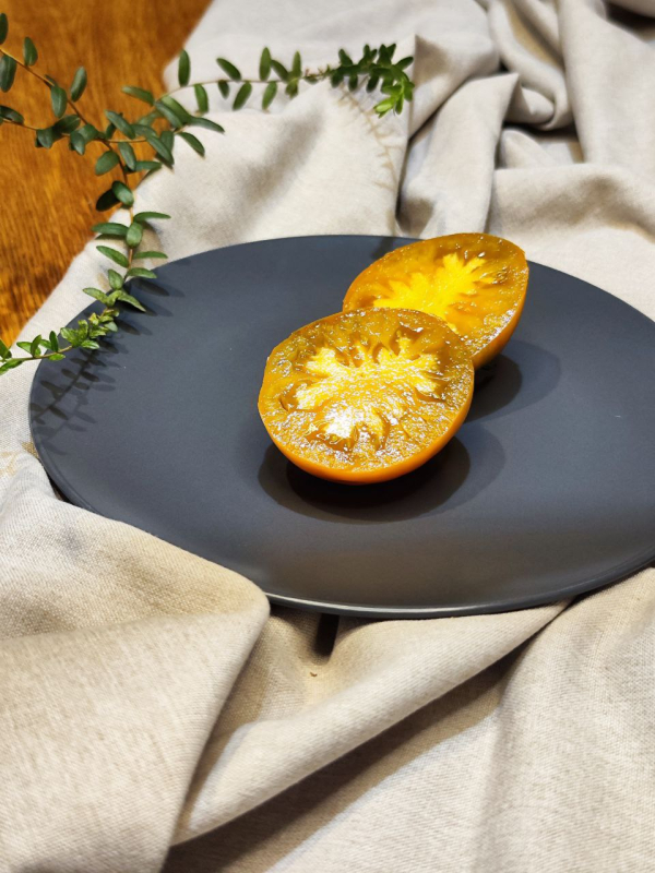 Томат Суровая дыня немцев Поволжья, Россия — фото плодов